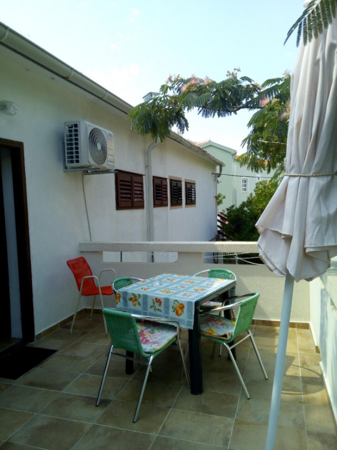 Gornji Apartman, Apartmani Sani uz samo more, Stara Novalja, otok Pag, Hrvatska Stara Novalja